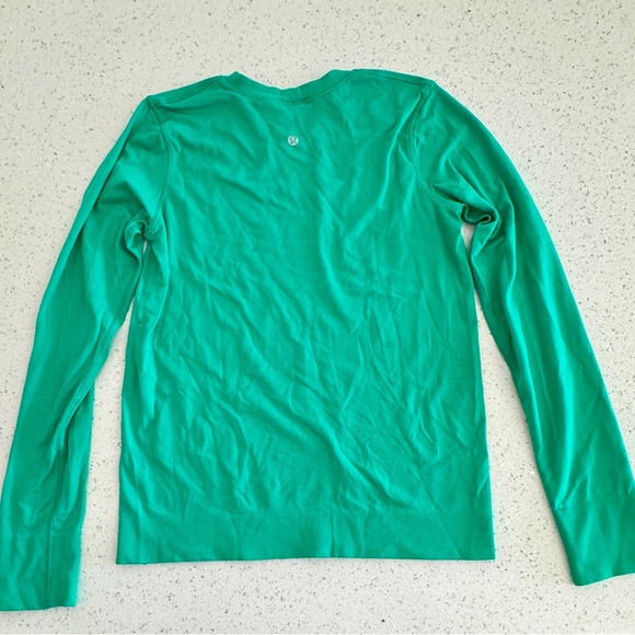 Lululemon Swiftly Long Sleeve in Green! Size 4! - Picture 2 of 3
